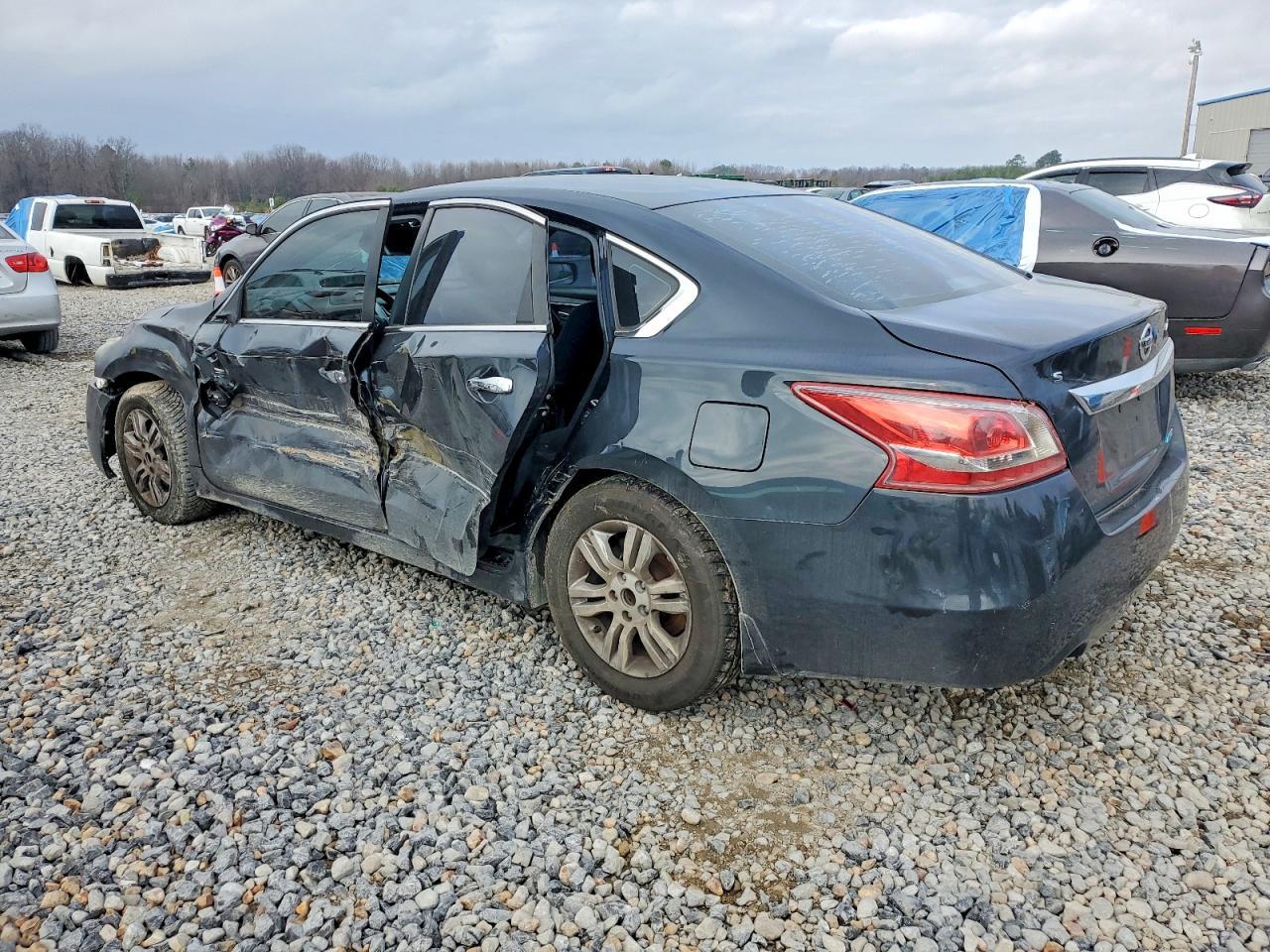 2013 Nissan Altima 2.5 - Фото 2