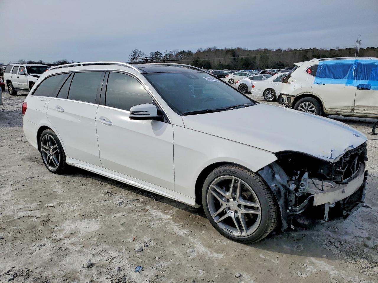 2014 Mercedes-Benz E 350 4Matic Wagon - Image 4