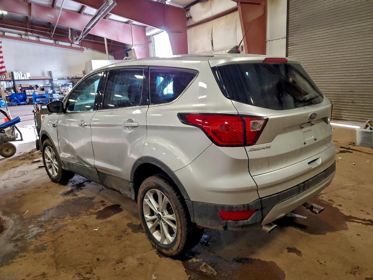 2019 Ford Escape Se - Фото 2