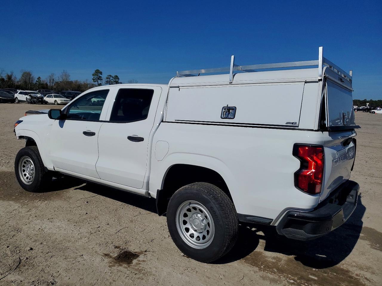 2025 Chevrolet Colorado - Image 2