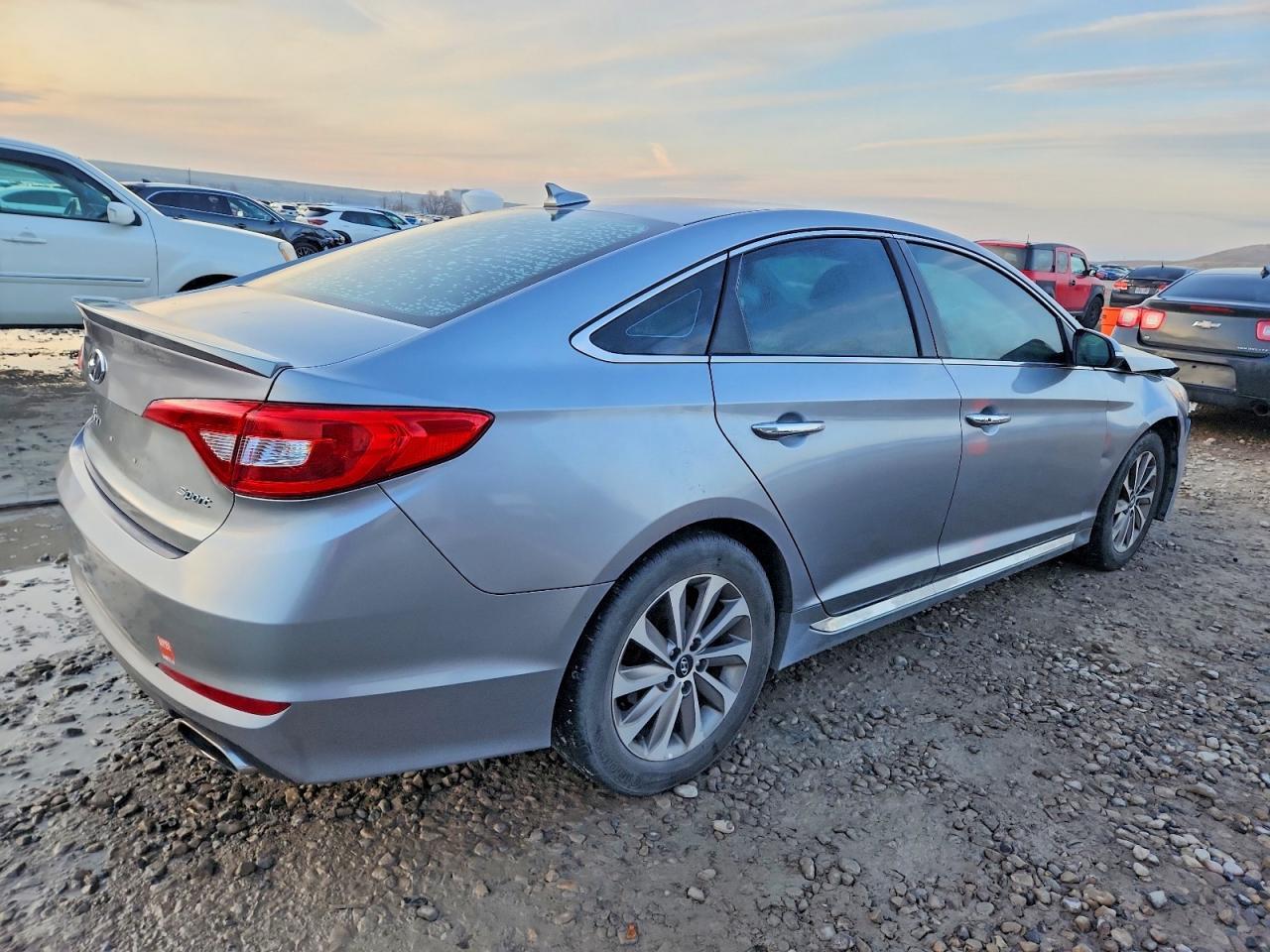 2016 Hyundai Sonata Sport - Image 3