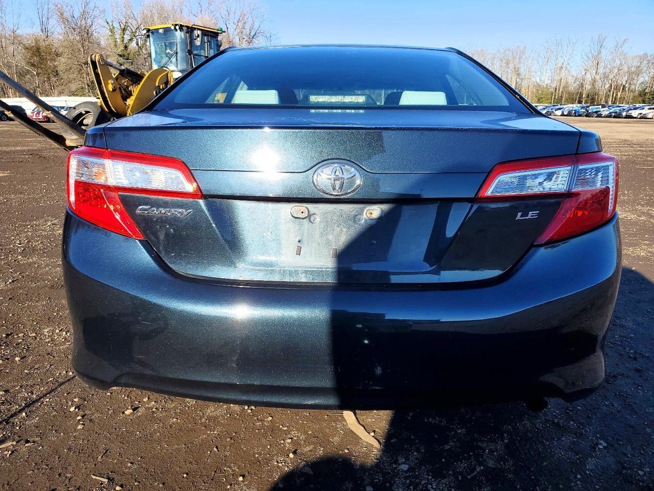 2012 Toyota Camry Le - Фото 6