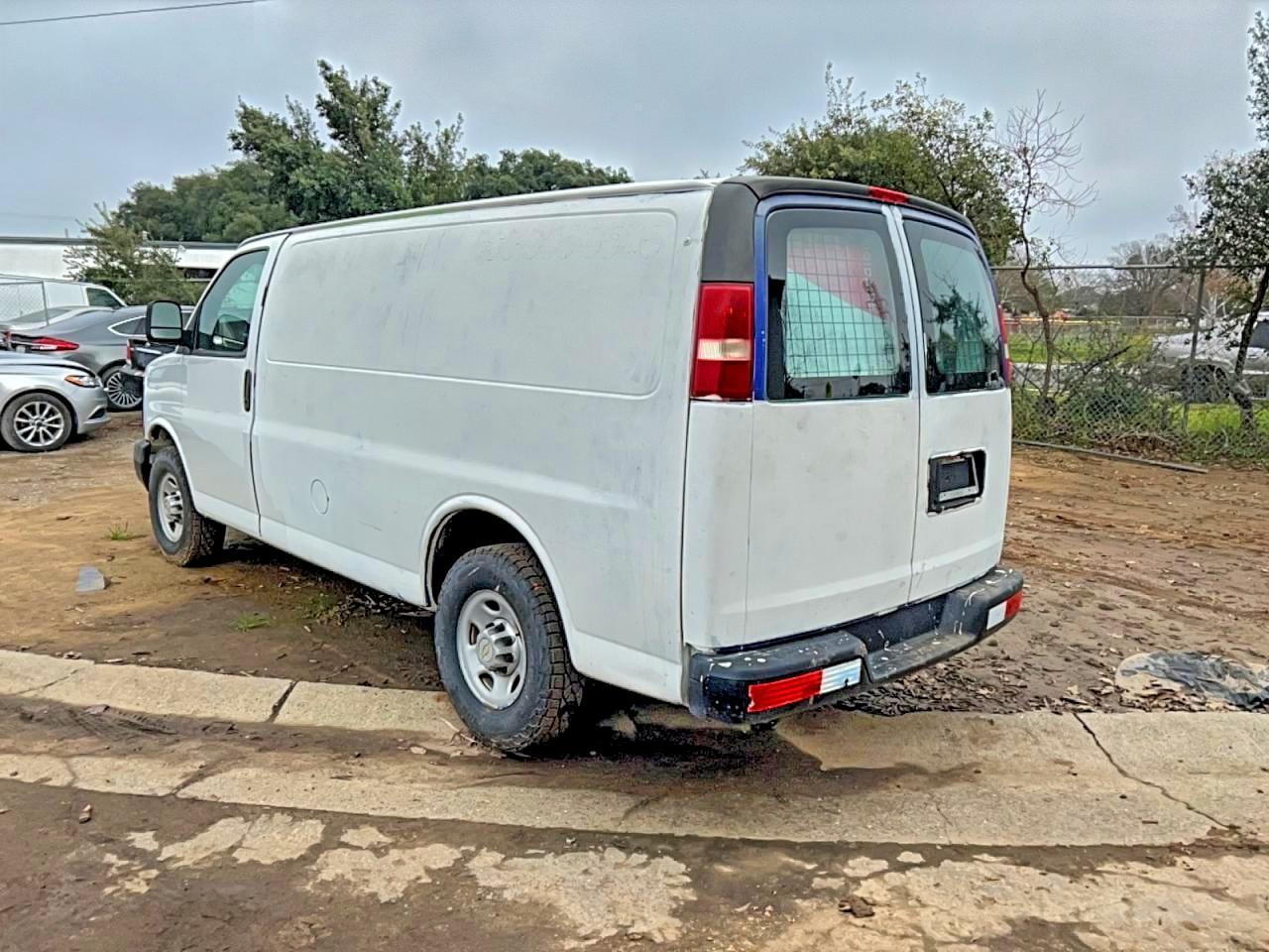 2012 Chevrolet Express G2500 - Фото 3
