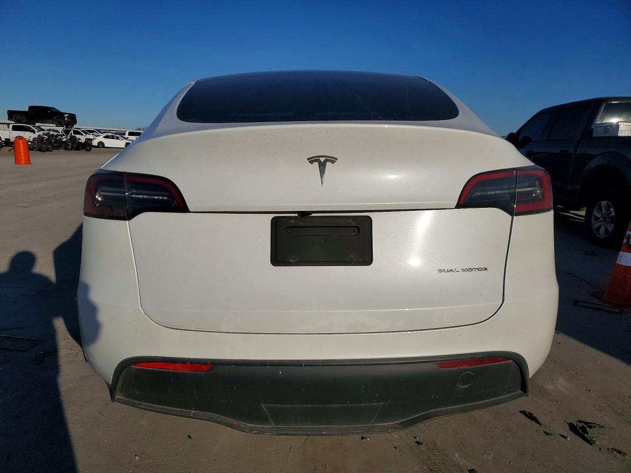 2023 Tesla Model Y - Image 6