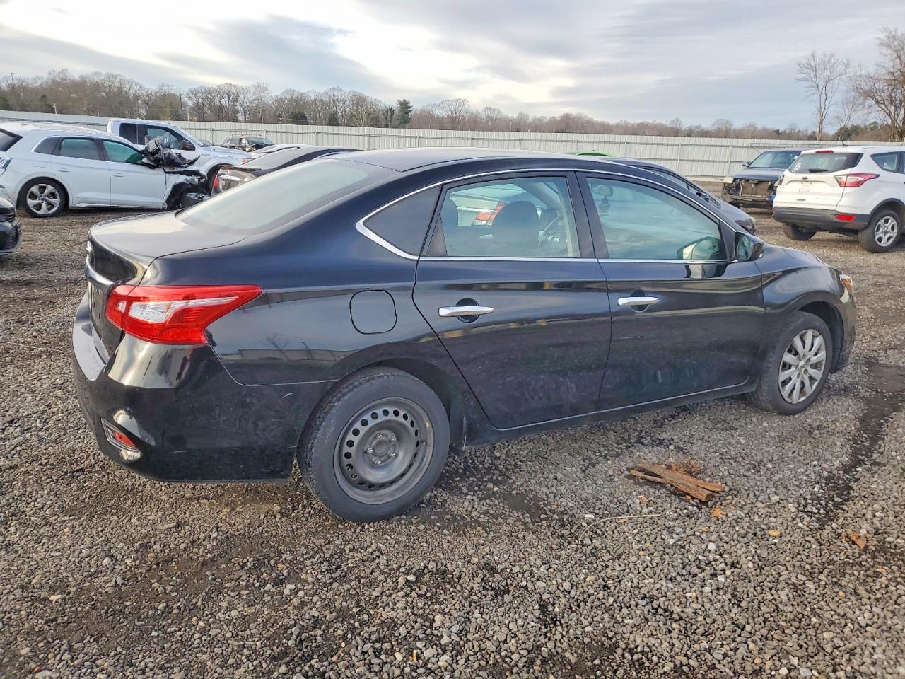 2019 Nissan Sentra S - Фото 3