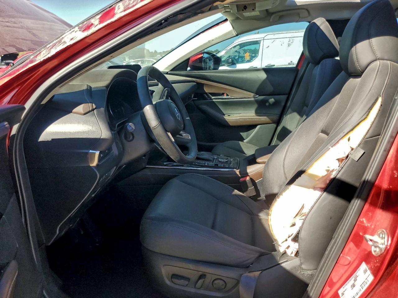 2025 Mazda Cx-30 Premium - Image 7