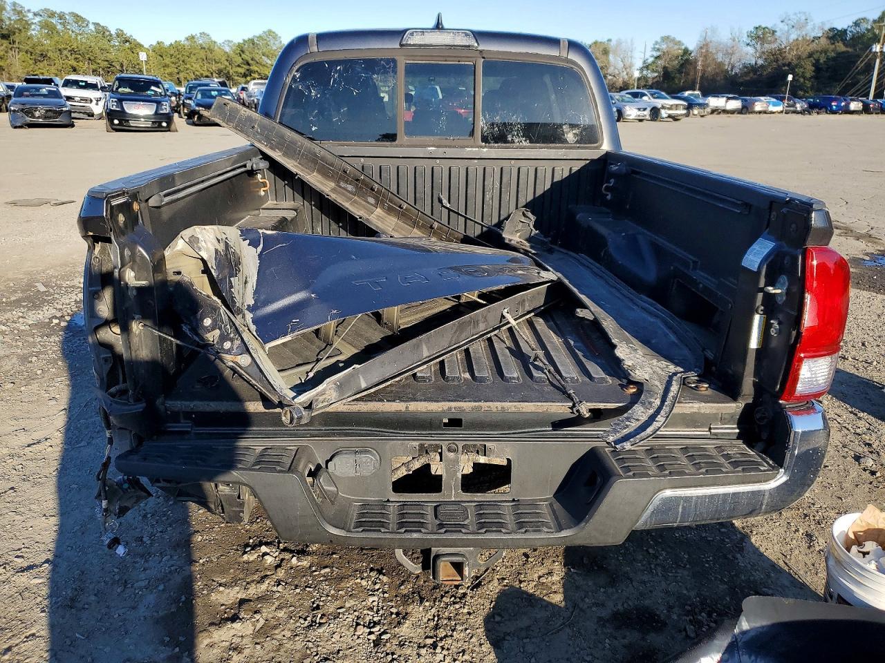 2016 Toyota Tacoma Sr5 V6 - Image 6