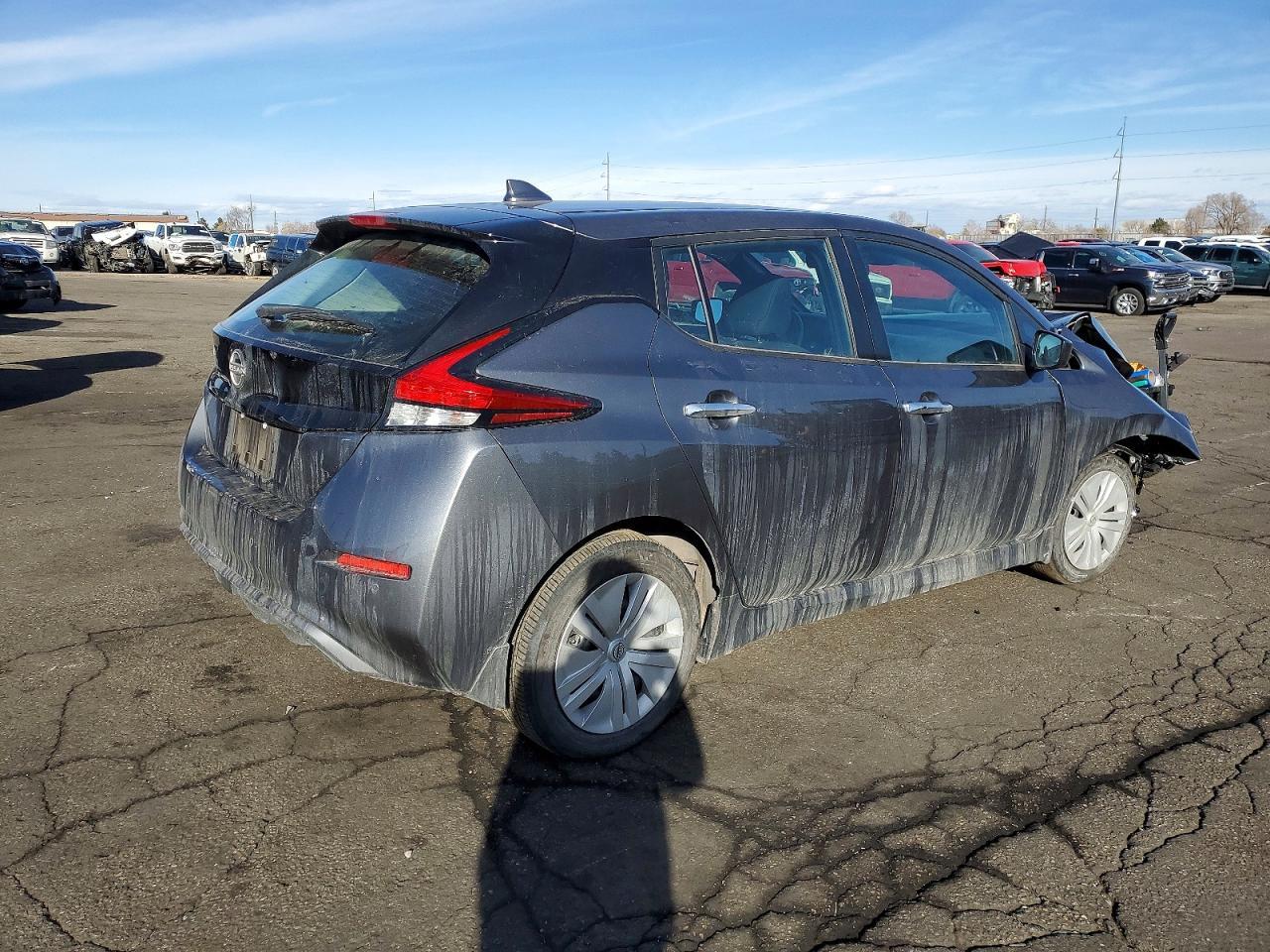 2025 Nissan Leaf S - Image 3
