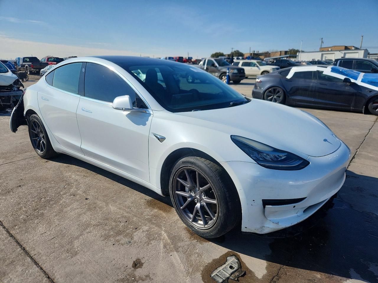 2018 Tesla Model 3 - Фото 4