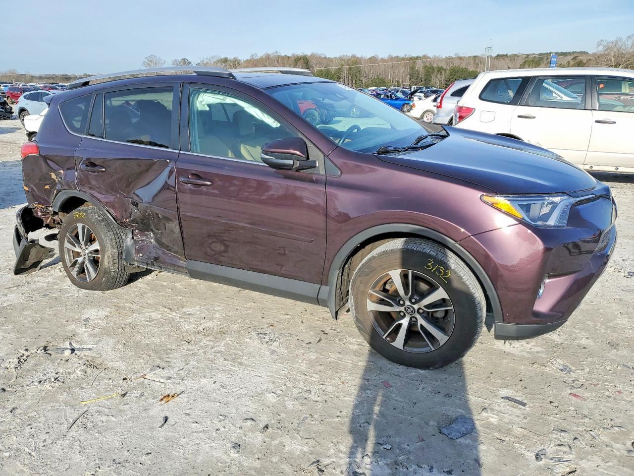 2017 Toyota Rav4 Xle - Image 4