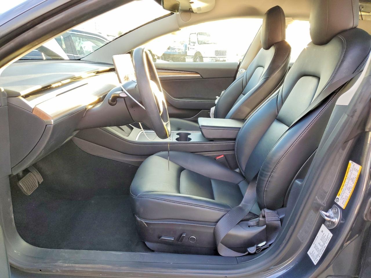 2022 Tesla Model 3 - Image 7