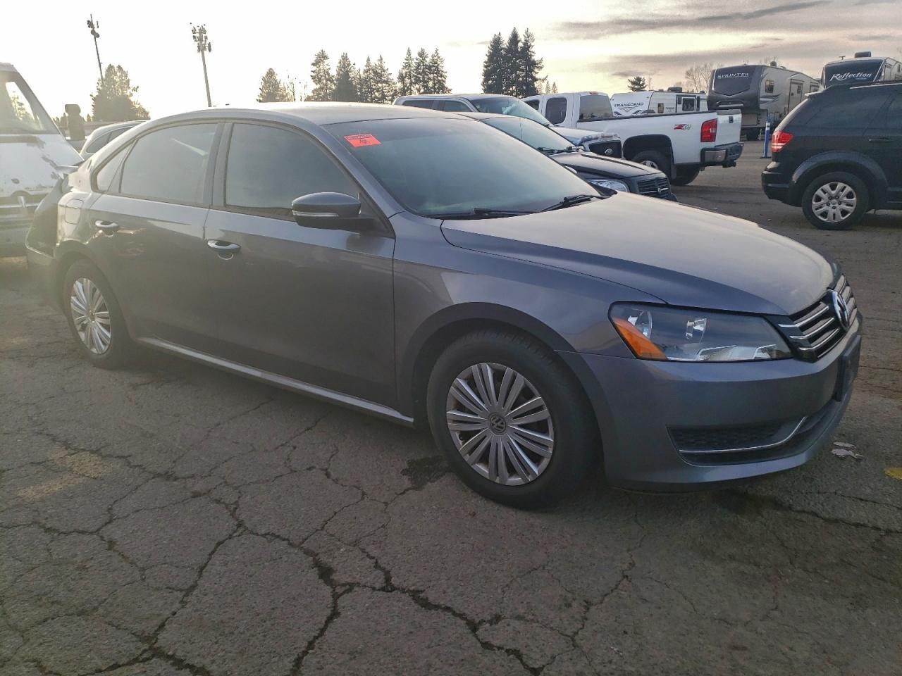 2015 Volkswagen Passat S - Image 4