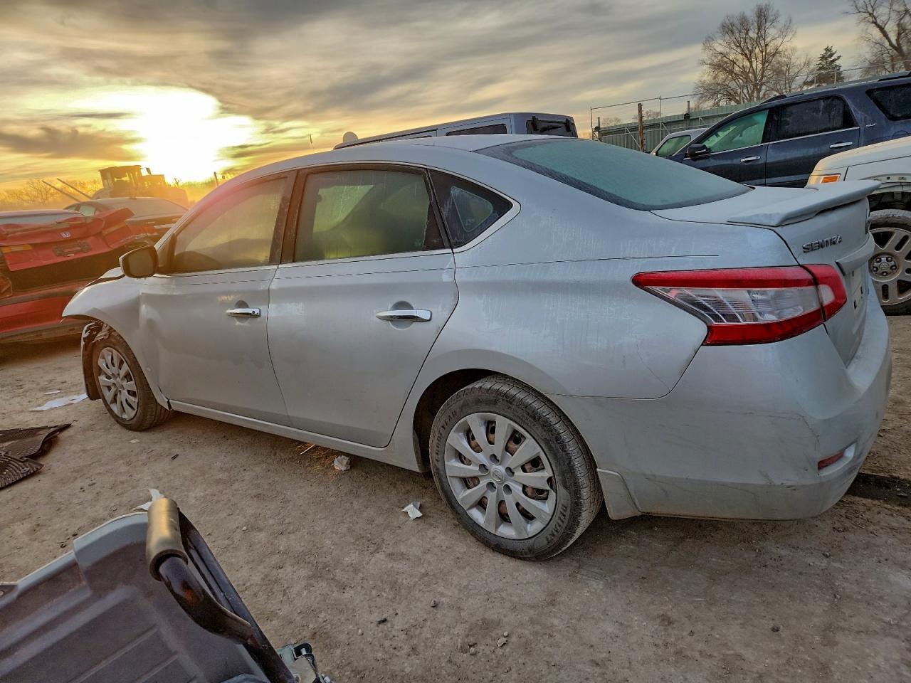 2013 Nissan Sentra S - Фото 2
