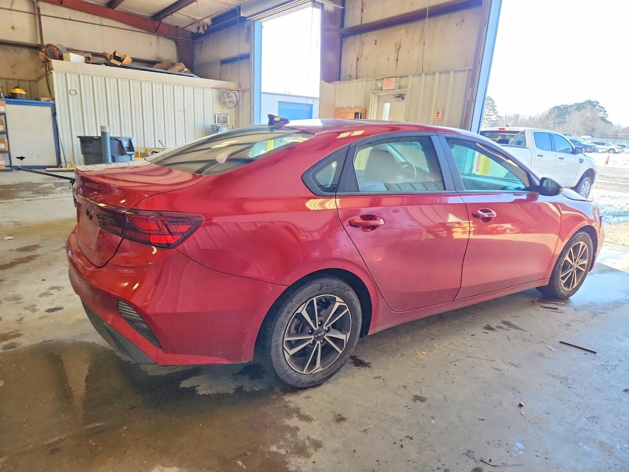 2024 Kia Forte Lxs - Image 3