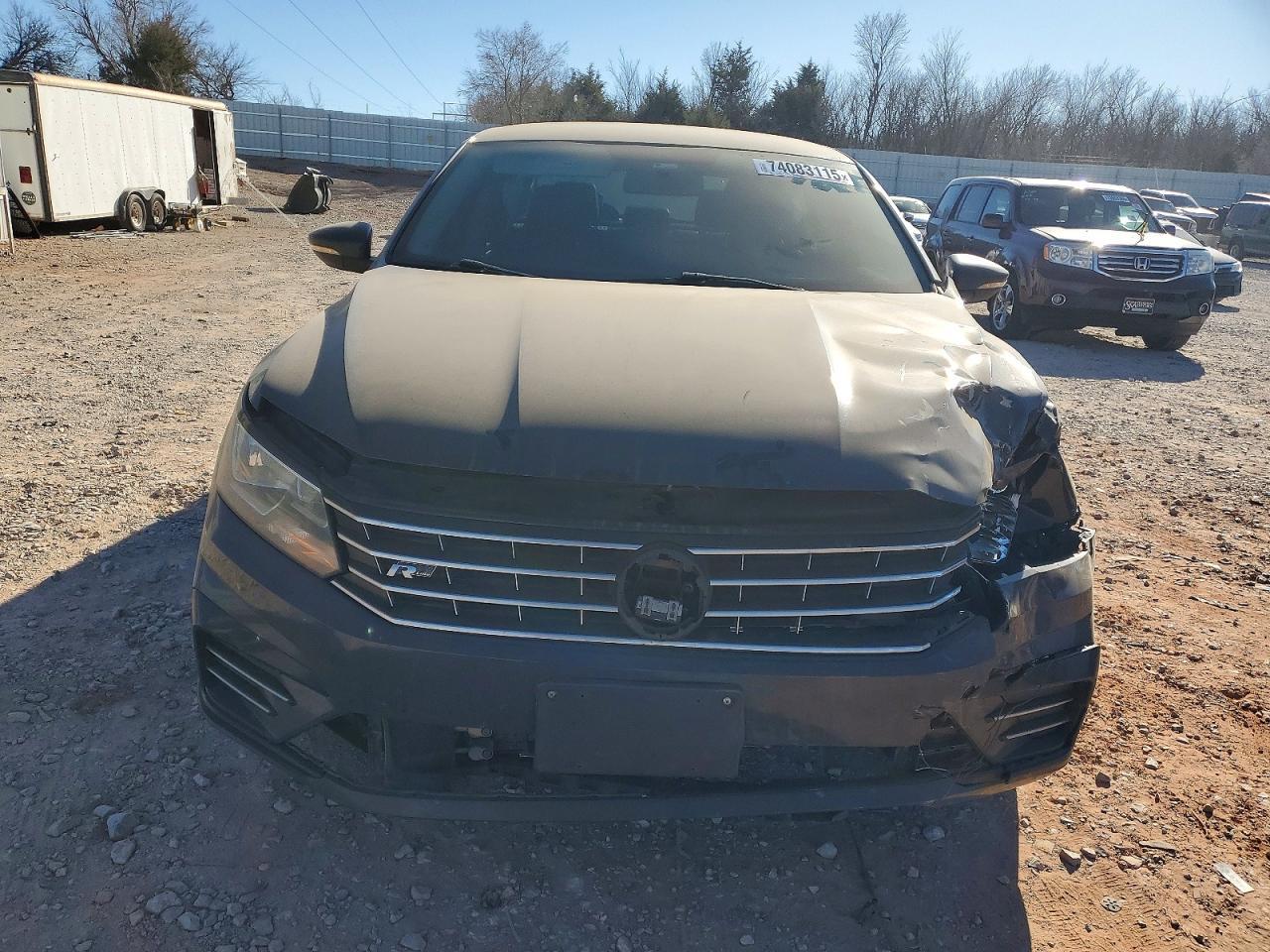 2017 Volkswagen Passat R-Line - Фото 5