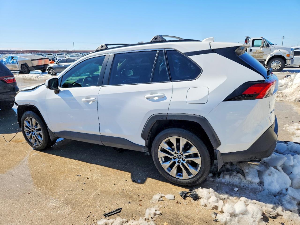 2020 Toyota Rav4 - Фото 2