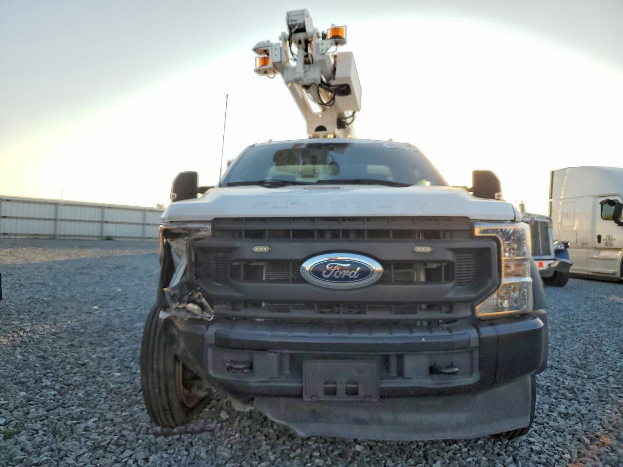 2022 Ford F450 Super Duty - Фото 5