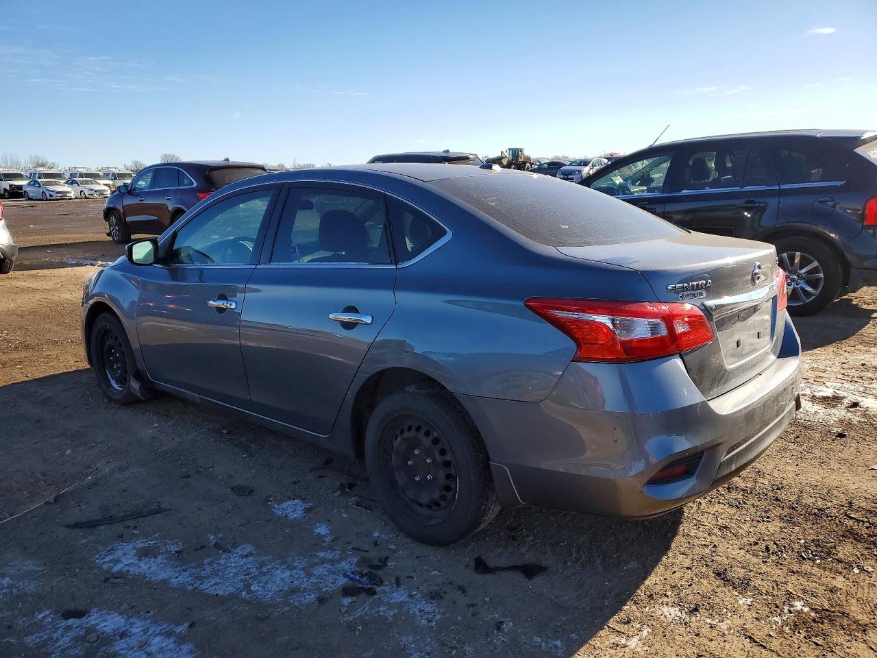 2017 Nissan Sentra S - Фото 2