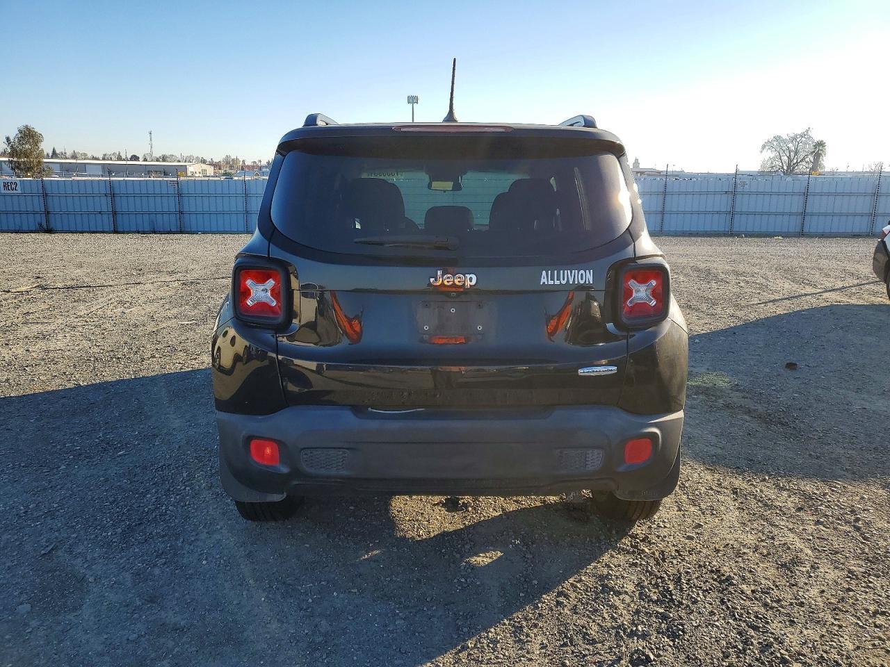 2015 Jeep Renegade Latitude - Фото 6