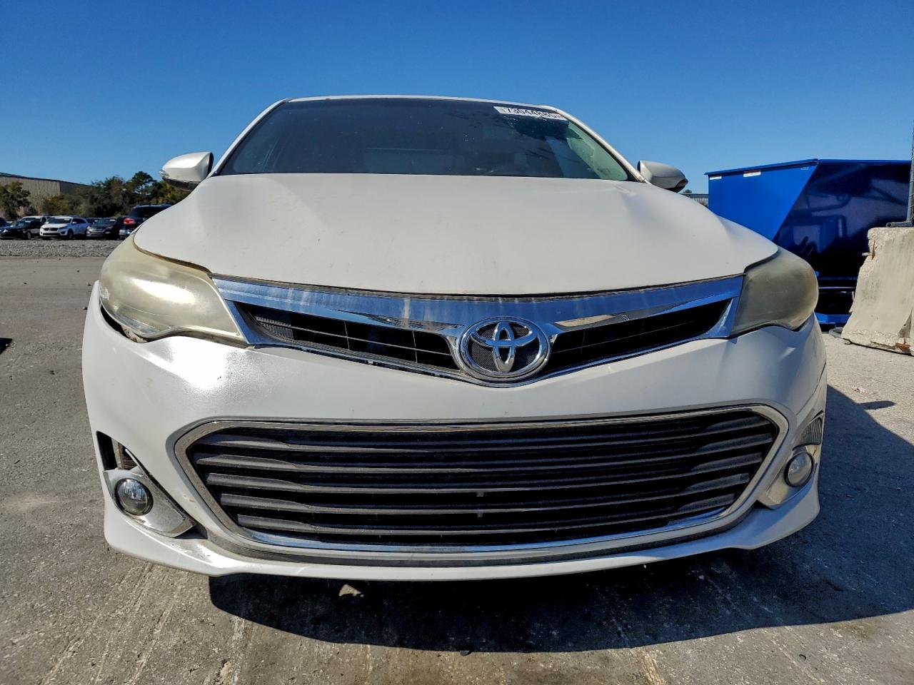 2014 Toyota Avalon Hybrid - Image 5