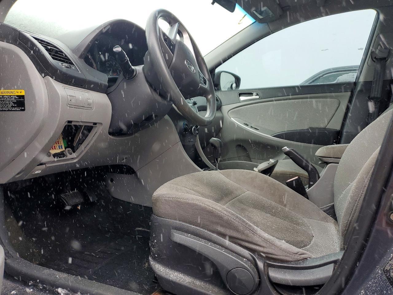 2012 Hyundai Accent Gls - Фото 7