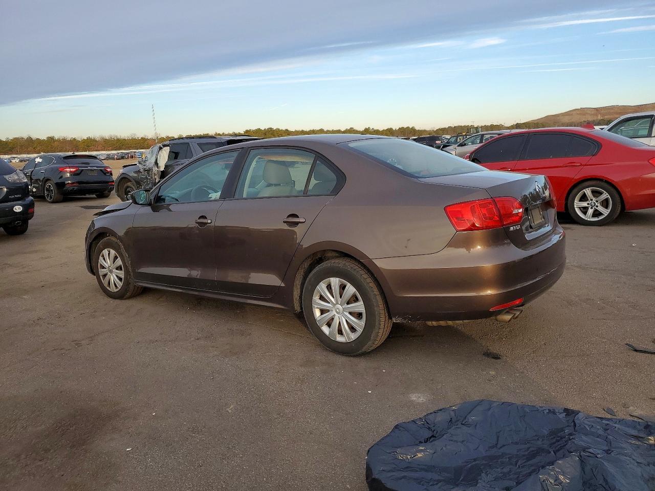 2011 Volkswagen Jetta Base - Image 2
