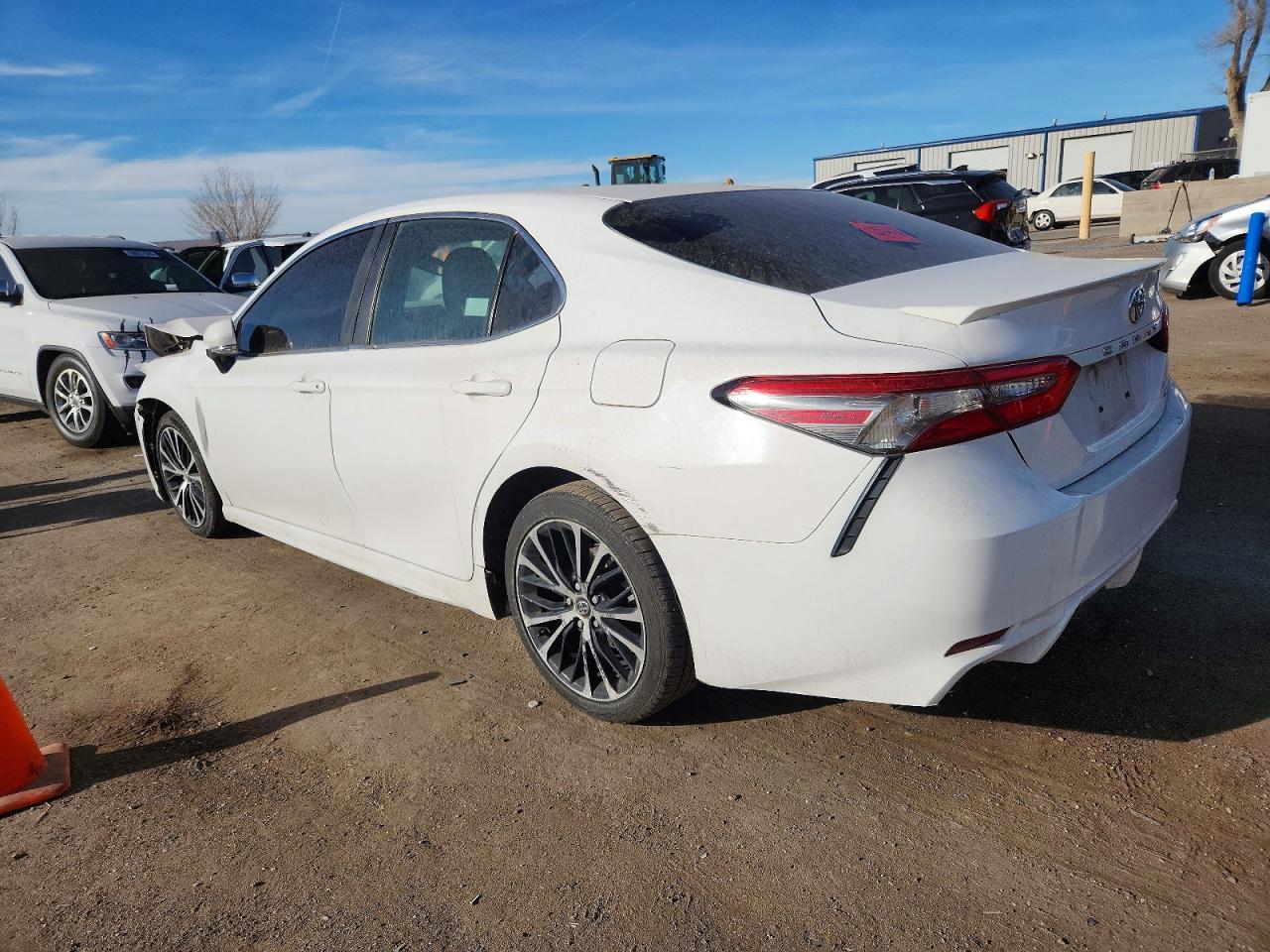 2018 Toyota Camry L - Фото 2