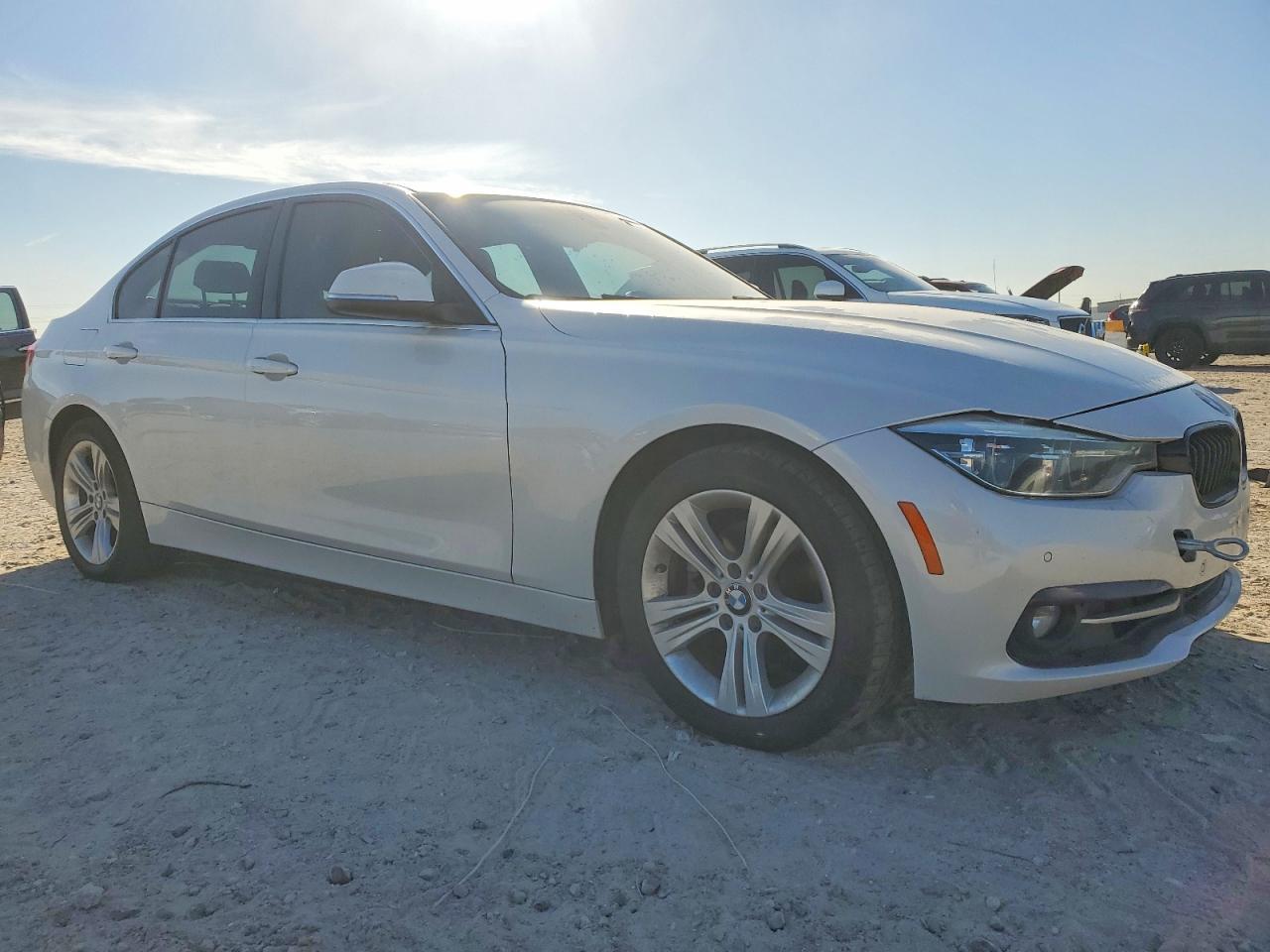 2017 BMW 330 Xi - Фото 4