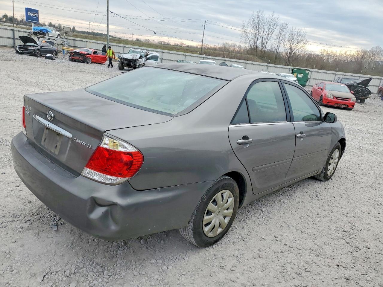 2005 Toyota Camry Le - Image 3