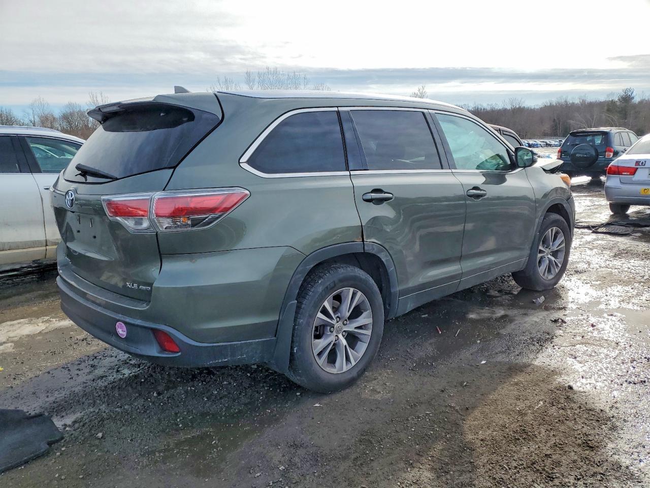 2015 Toyota Highlander Xle - Image 3
