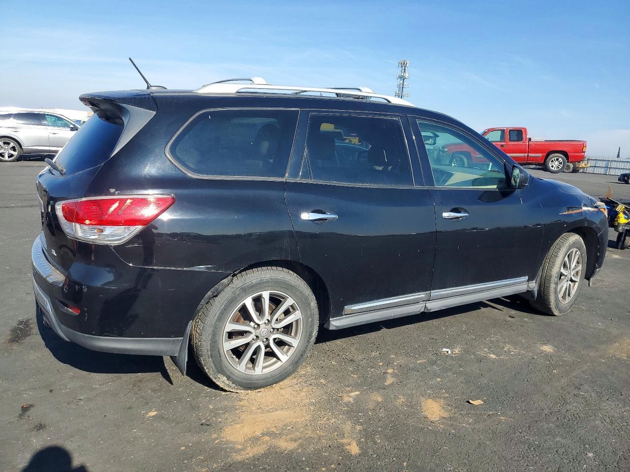 2014 Nissan Pathfinder S - Фото 3