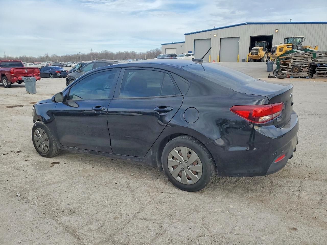2020 Kia Rio - Фото 2