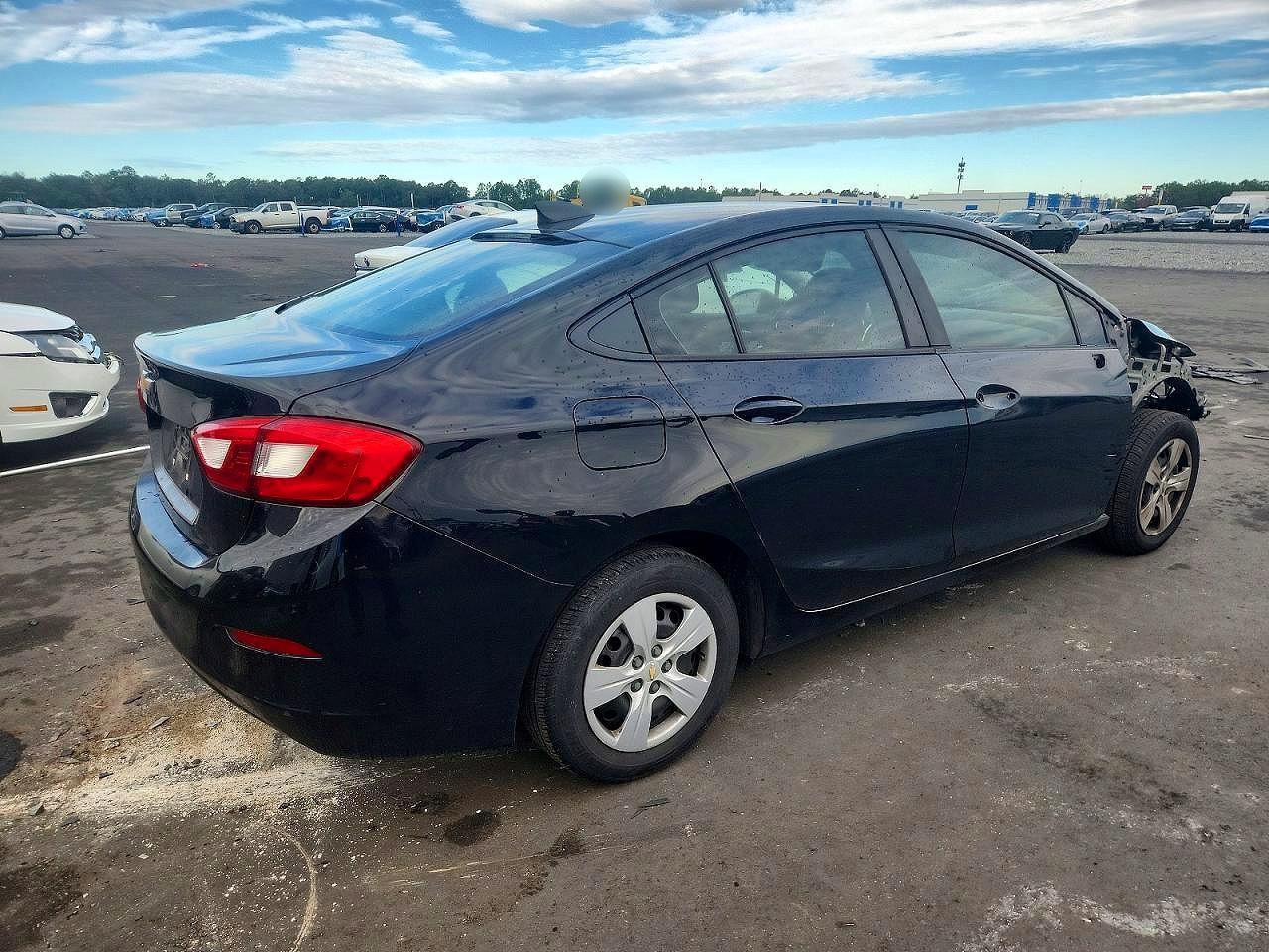 2018 Chevrolet Cruze Ls - Фото 3