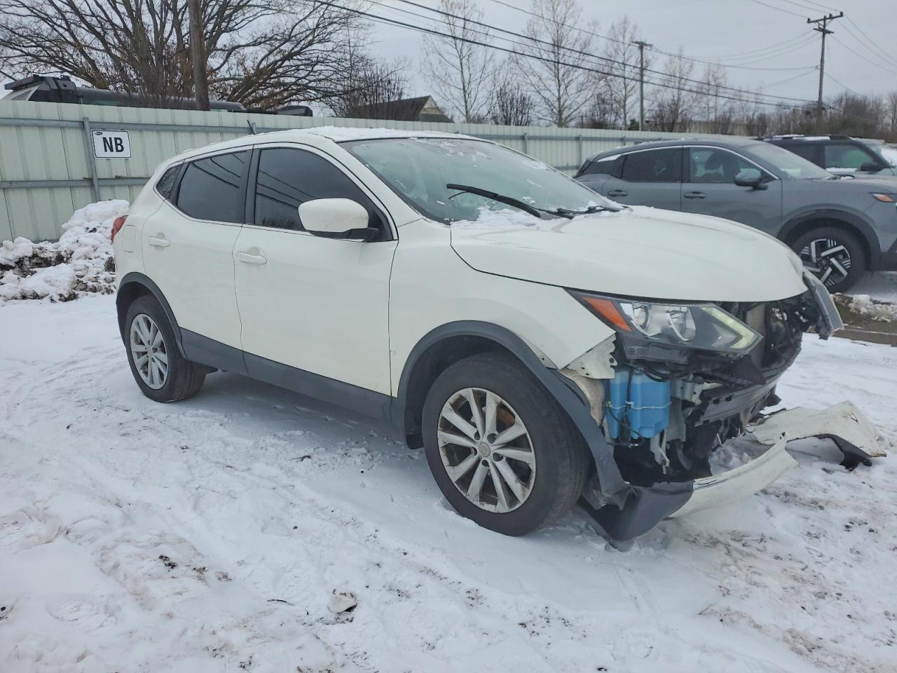 2017 Nissan Rogue Sport S - Фото 4