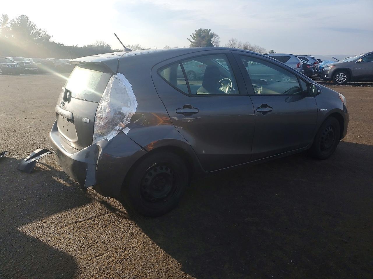 2012 Toyota Prius C - Фото 3