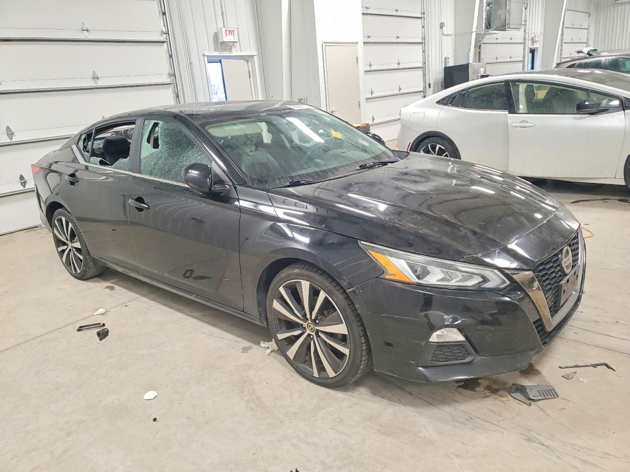 2019 Nissan Altima Sr - Image 4