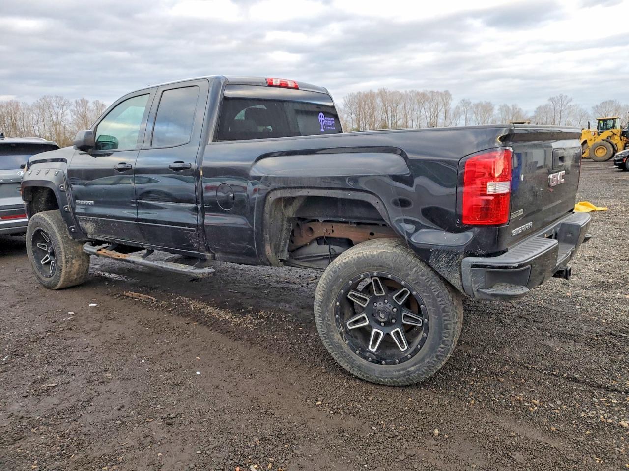 2015 GMC Sierra C1500 - Image 2