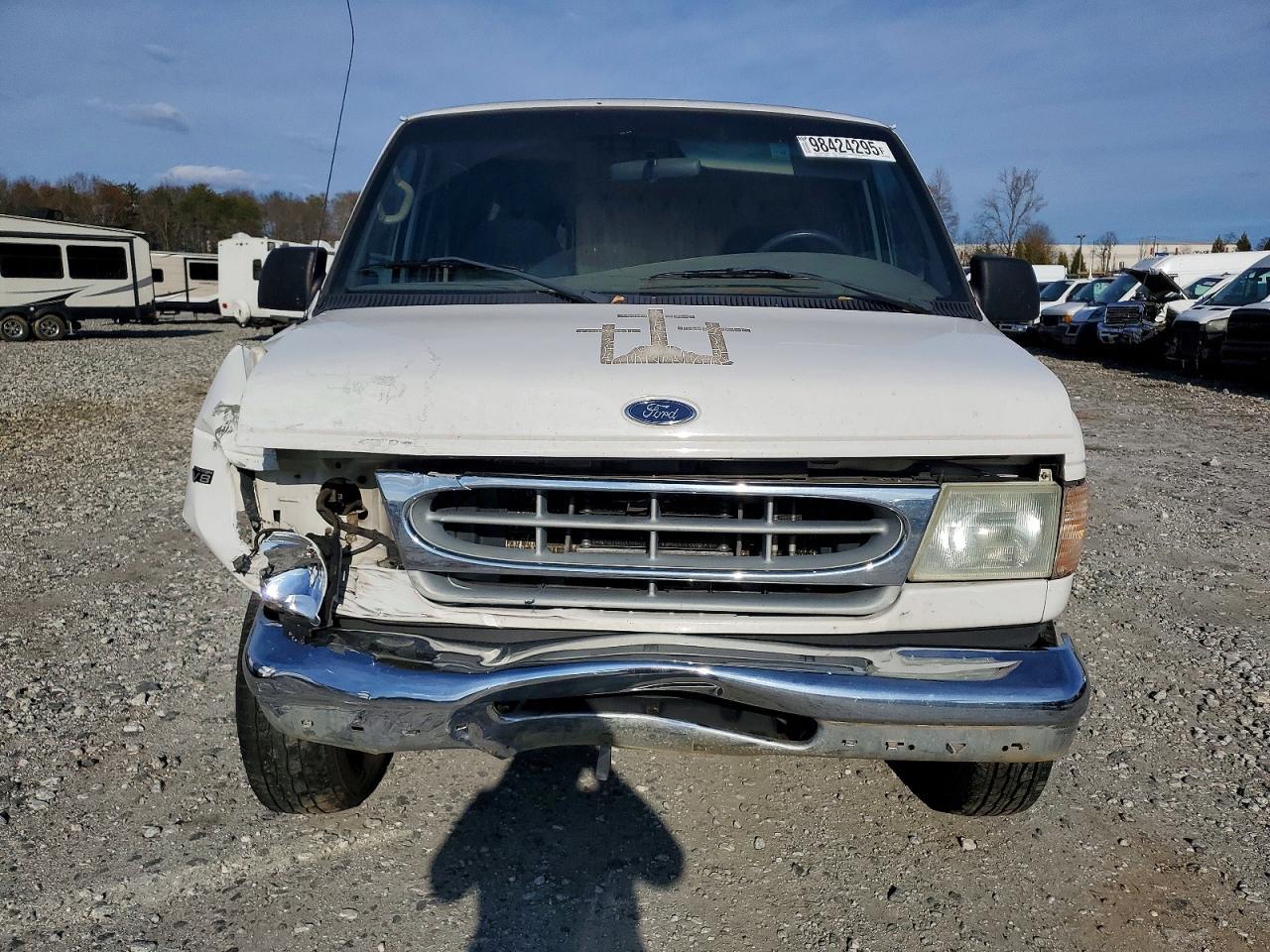 2002 Ford Econoline E350 Super Duty Wagon - Фото 5