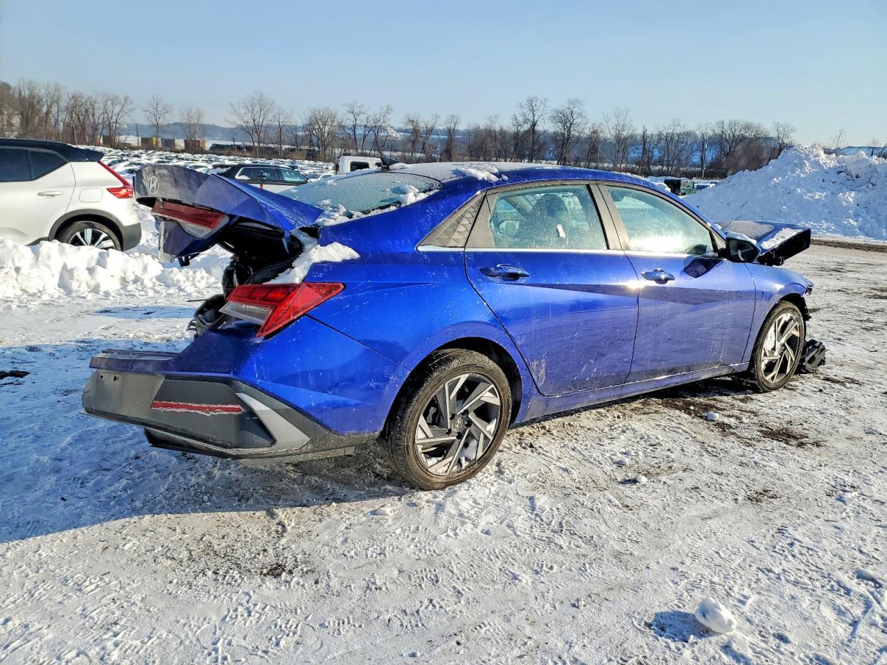 2025 Hyundai Elantra Sel - Image 3