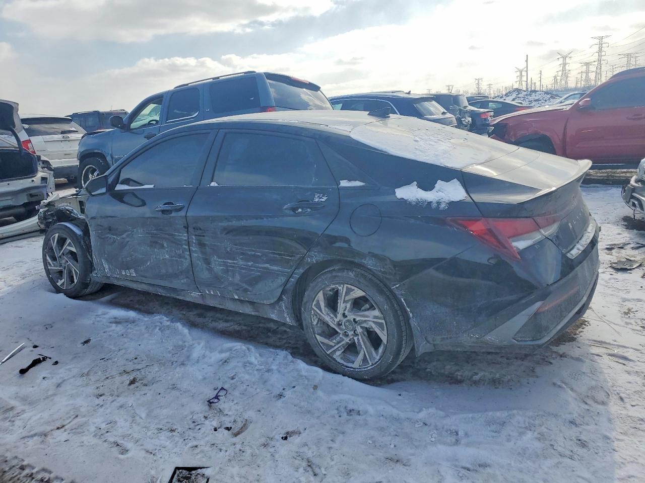 2025 Hyundai Elantra Sel Sport - Image 2