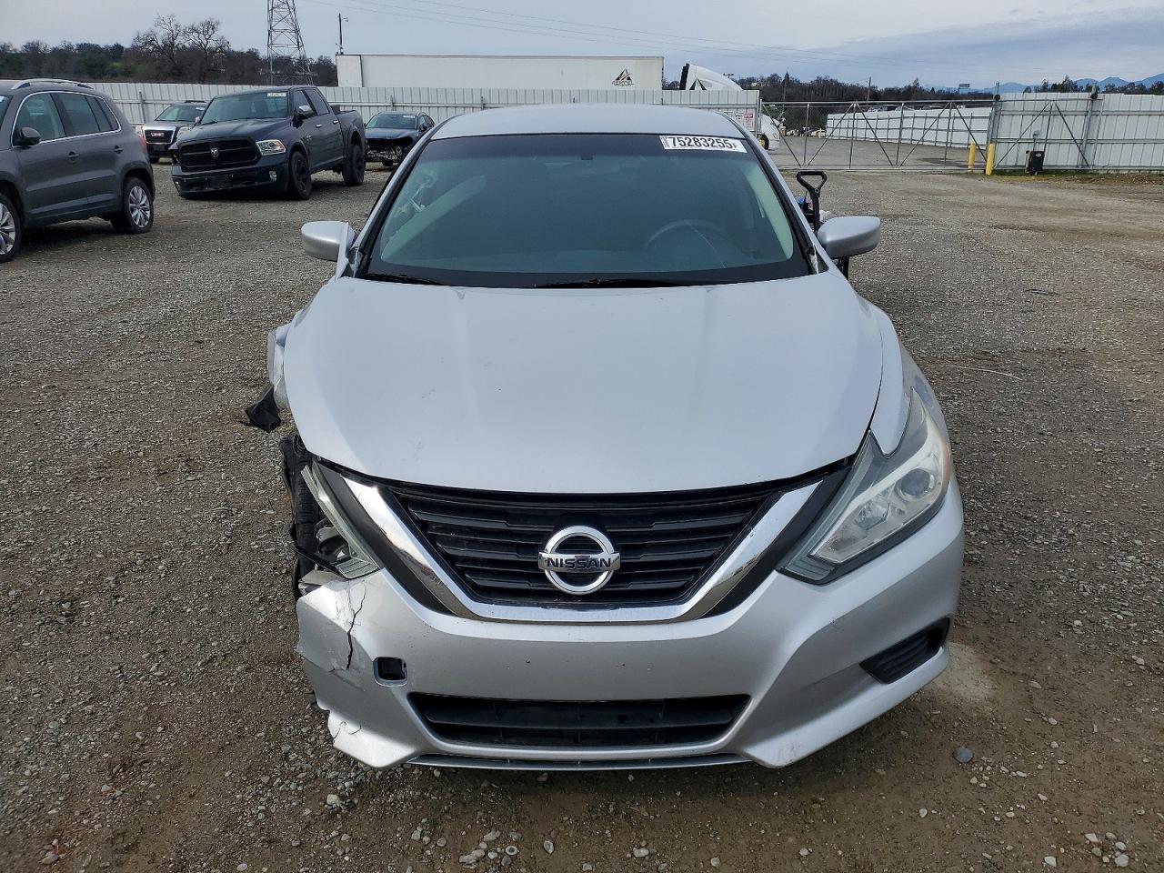 2016 Nissan Altima 2.5 - Image 5
