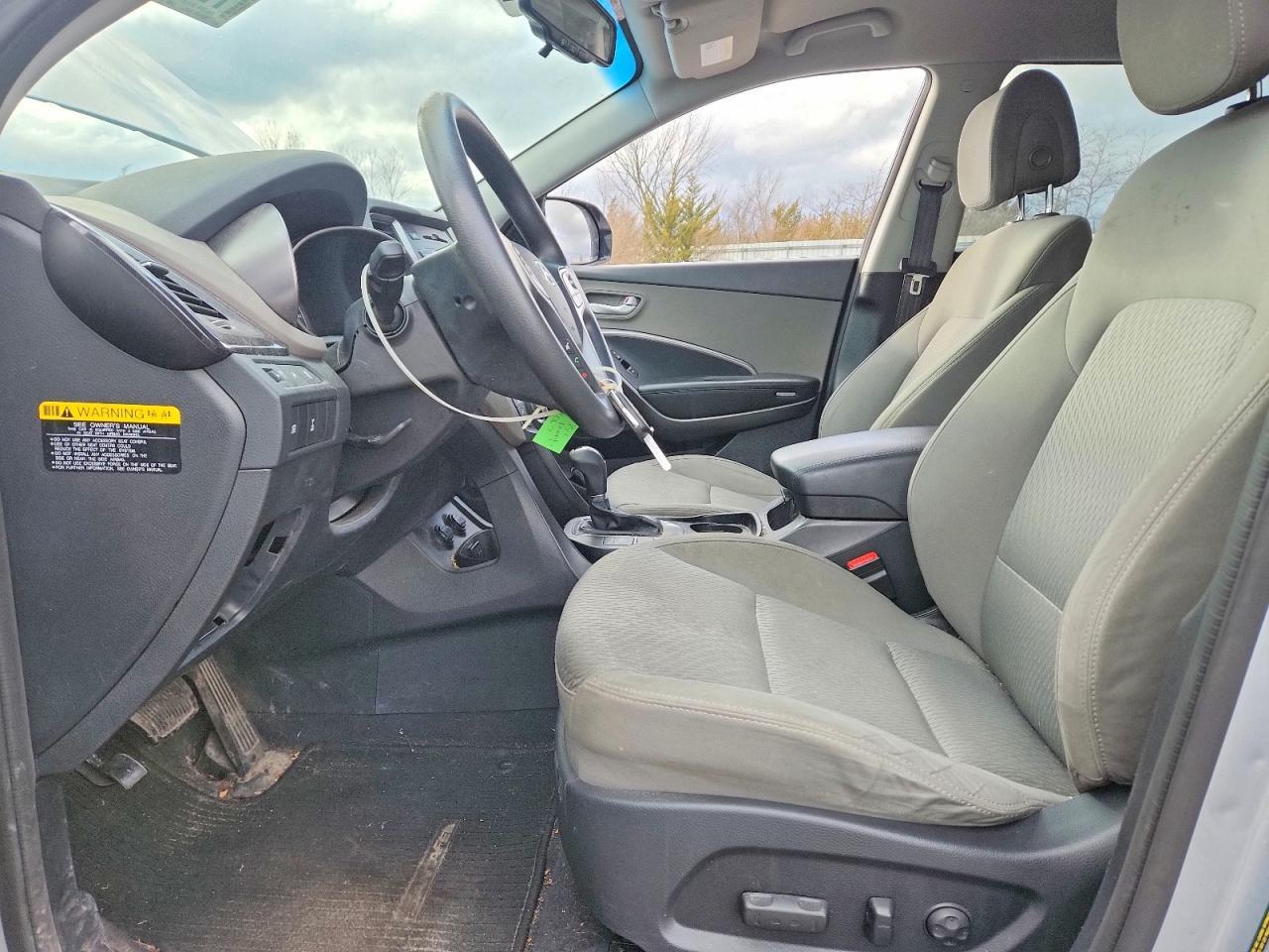 2016 Hyundai Santa Fe - Image 7