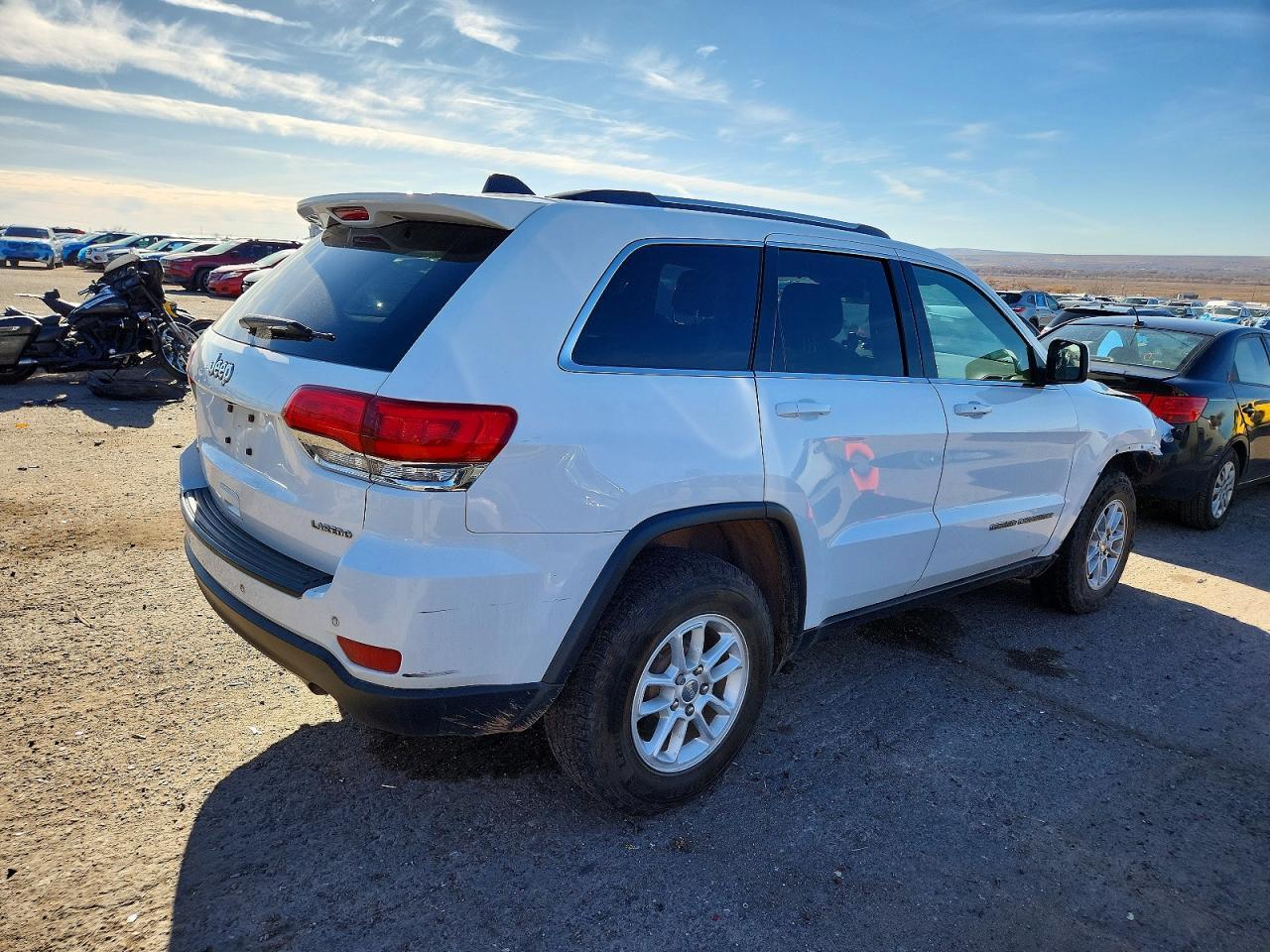 2019 Jeep Grand Cherokee Laredo - Image 3