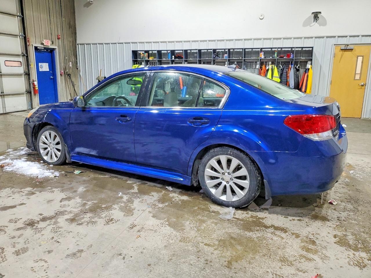 2011 Subaru Legacy 2.5I Limited - Фото 2