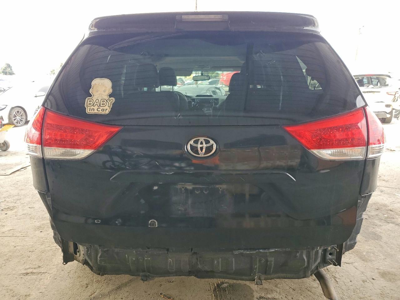 2013 Toyota Sienna Le - Фото 6