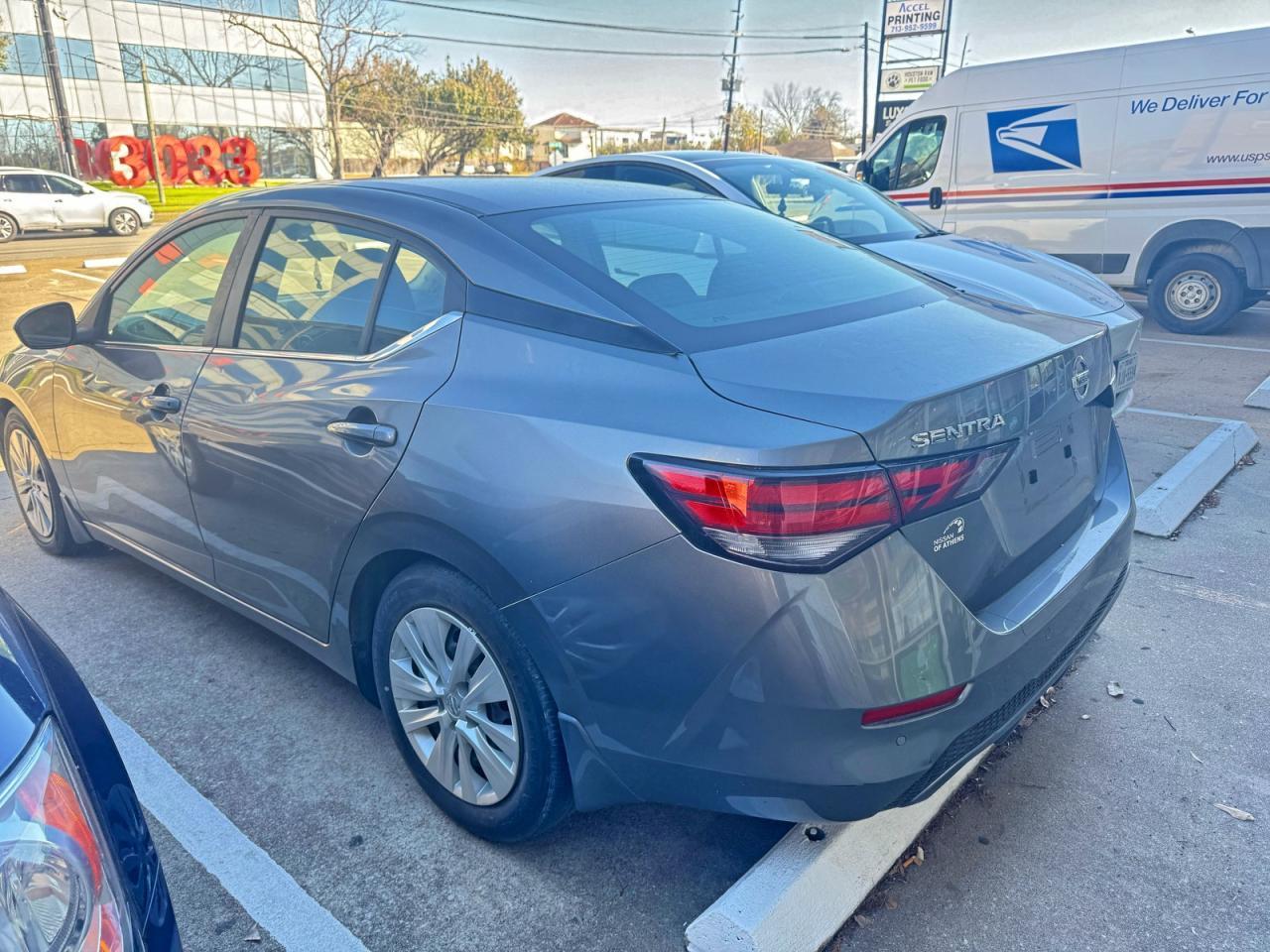 2022 Nissan Sentra S - Image 3