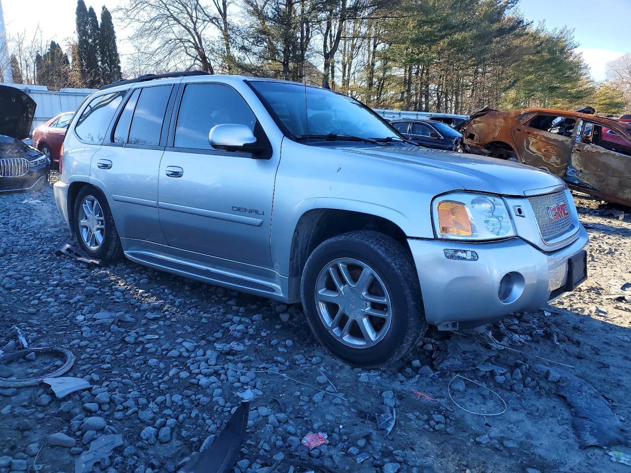 2006 GMC Envoy Denali - Image 4