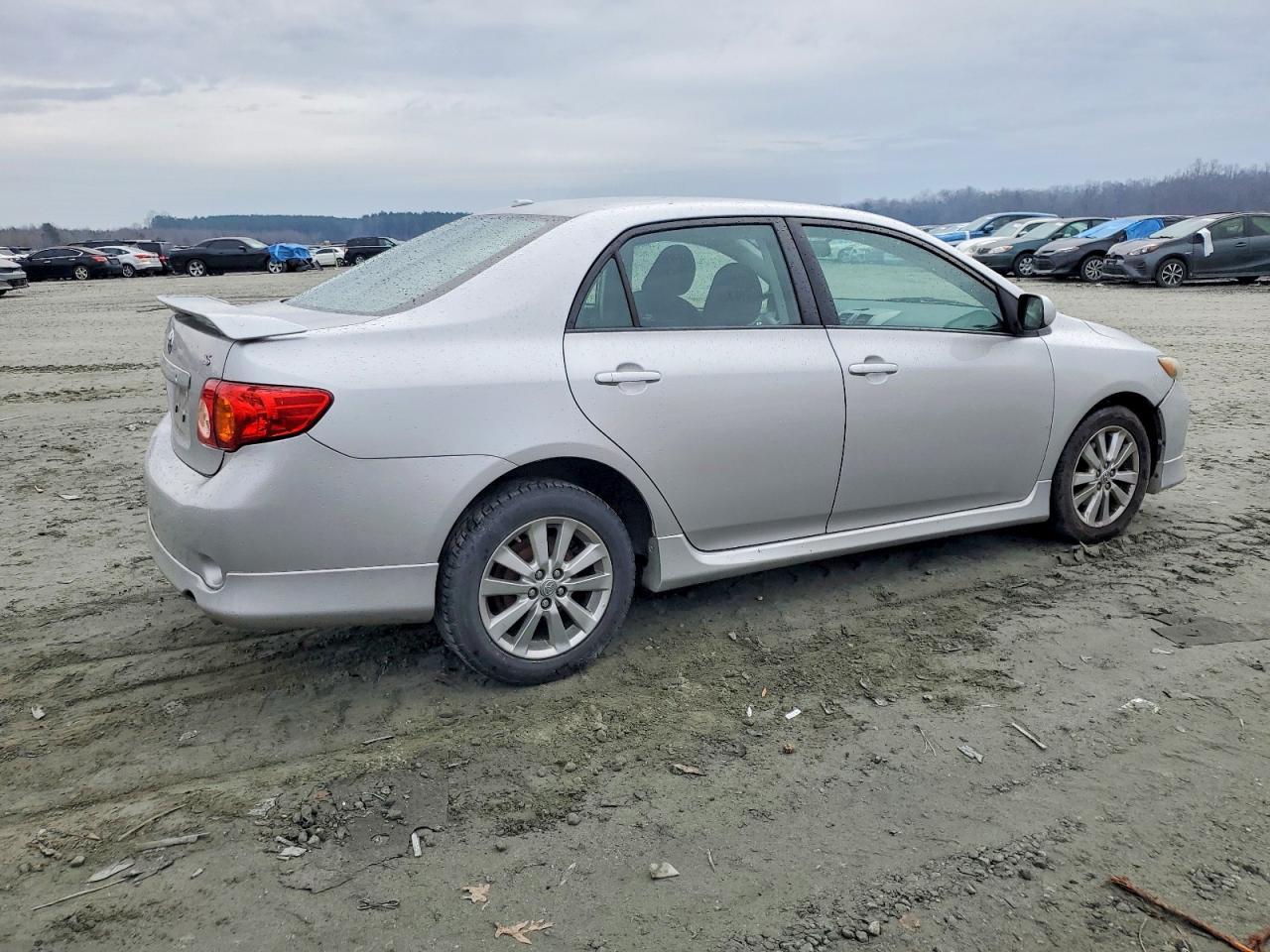 2010 Toyota Corolla Base - Фото 3