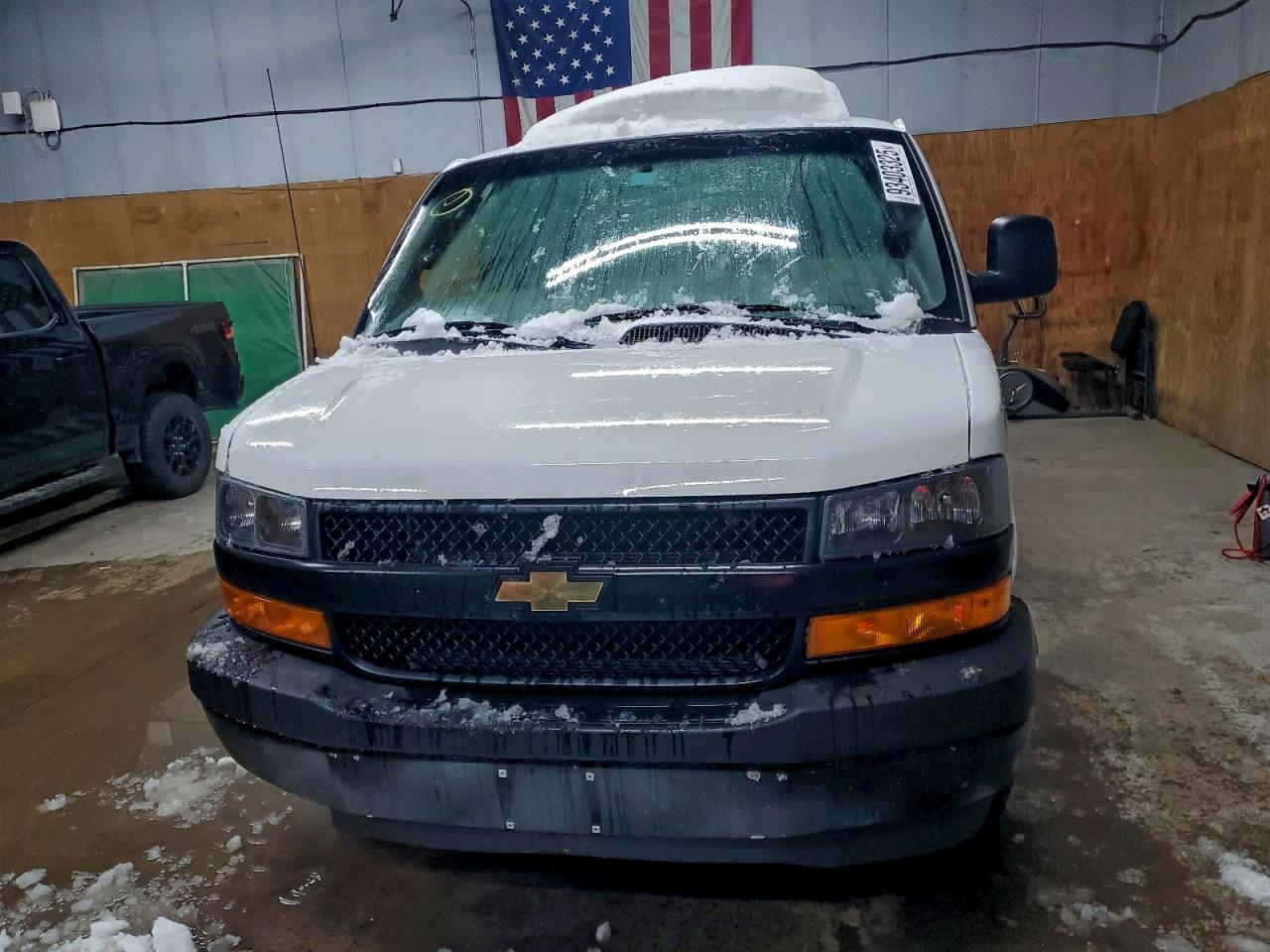 2023 Chevrolet Express G3500 Delivery Van - Image 5