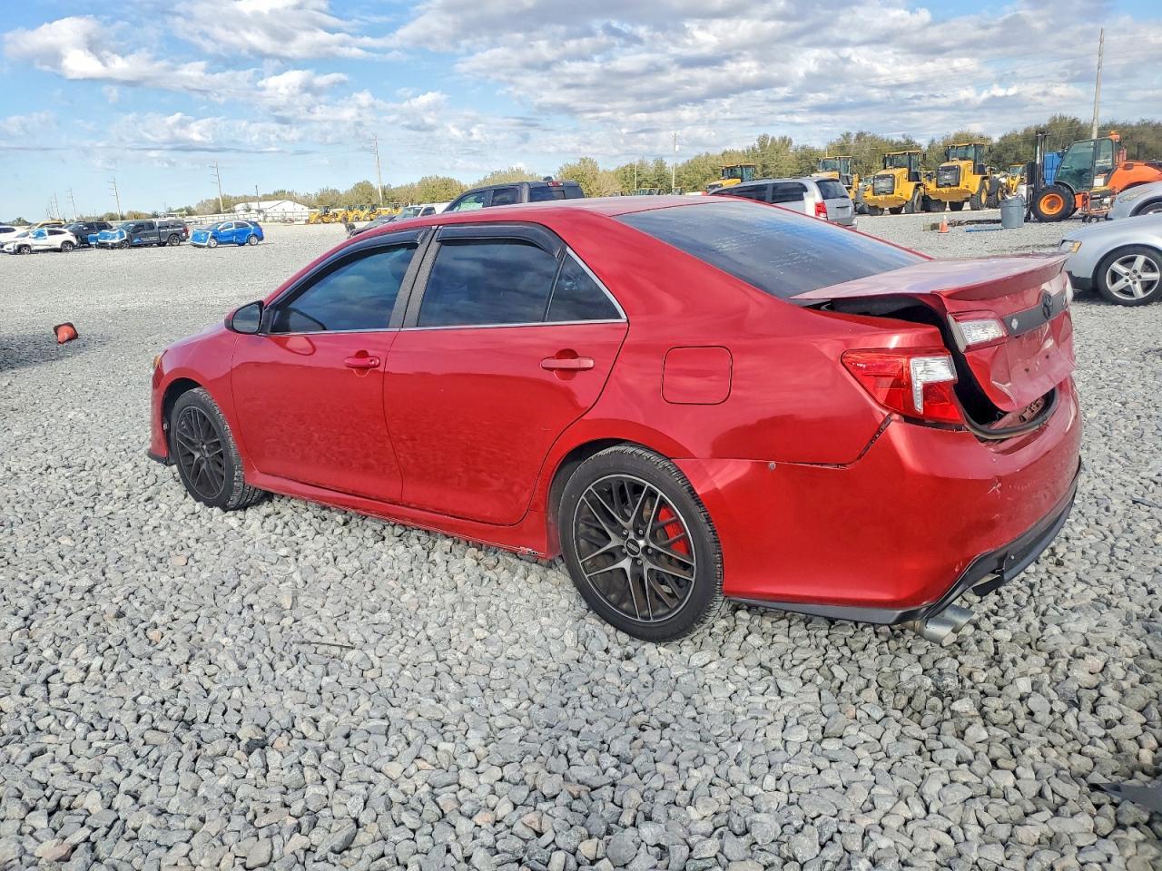2014 Toyota Camry L - Фото 2